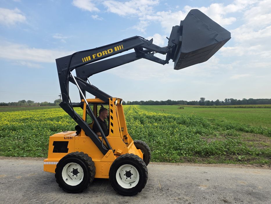 Miniładowarka Bobcat Ford L553  New Holland Ładowarka  - Silnik Kubota