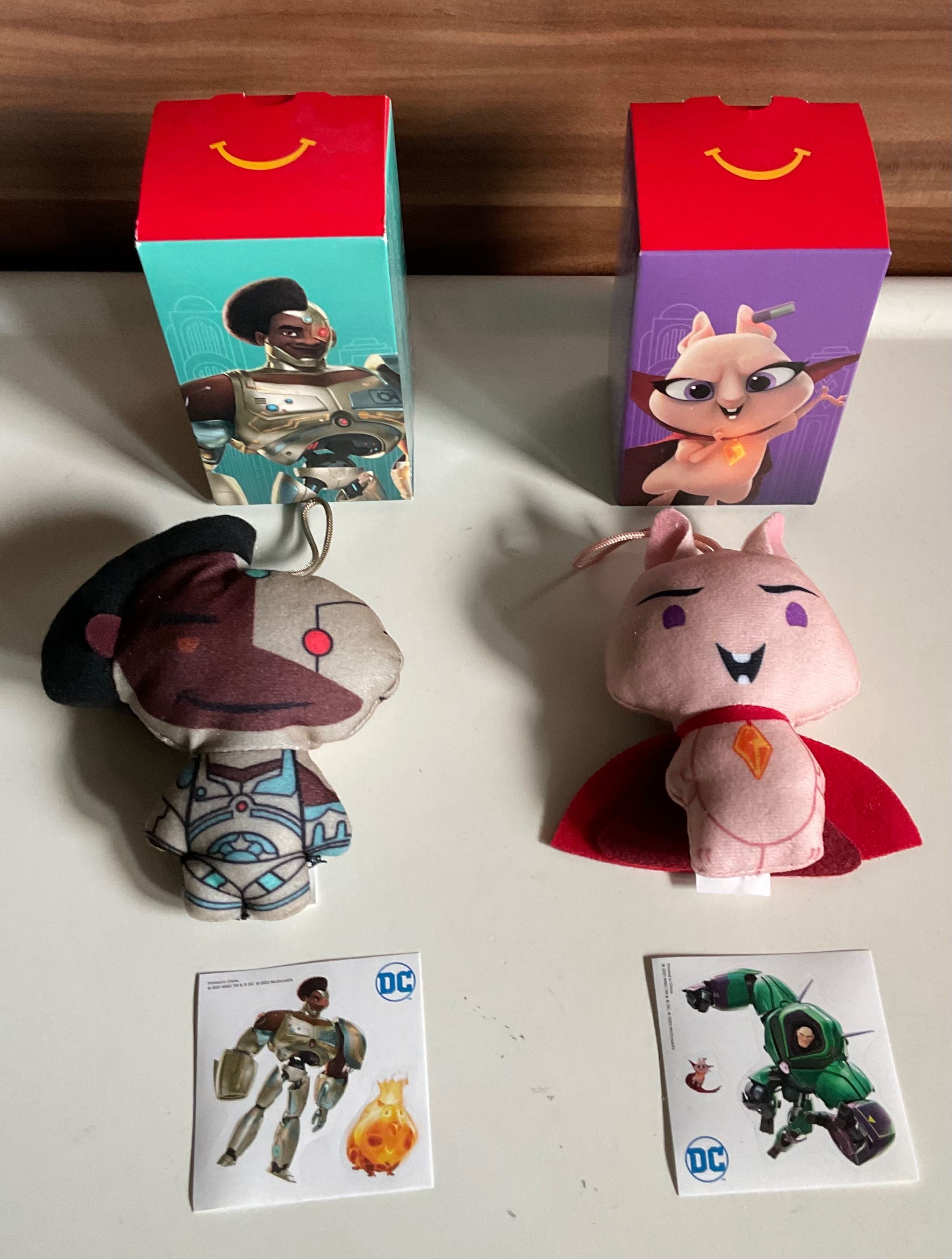 maskotki Super Lulu i Cyborga z filmu Dc Super Pets zabawki McDonald's
