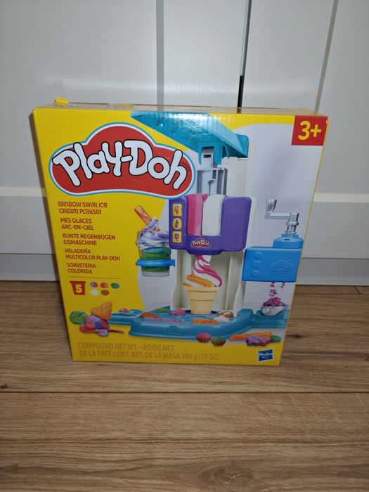 Ciastolina Play Doh zakręcona lodziarnia lody nowe