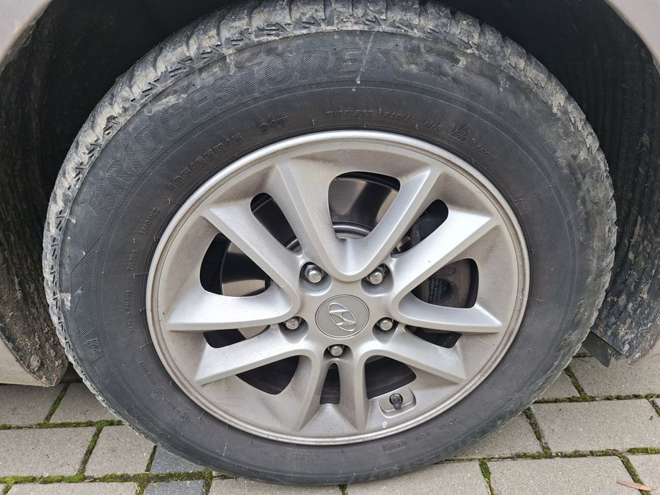 Felgi z oponami wielozezonowymi