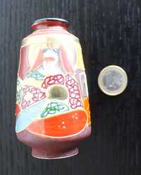 Porcelana japonesa Satsuma pintada a mão