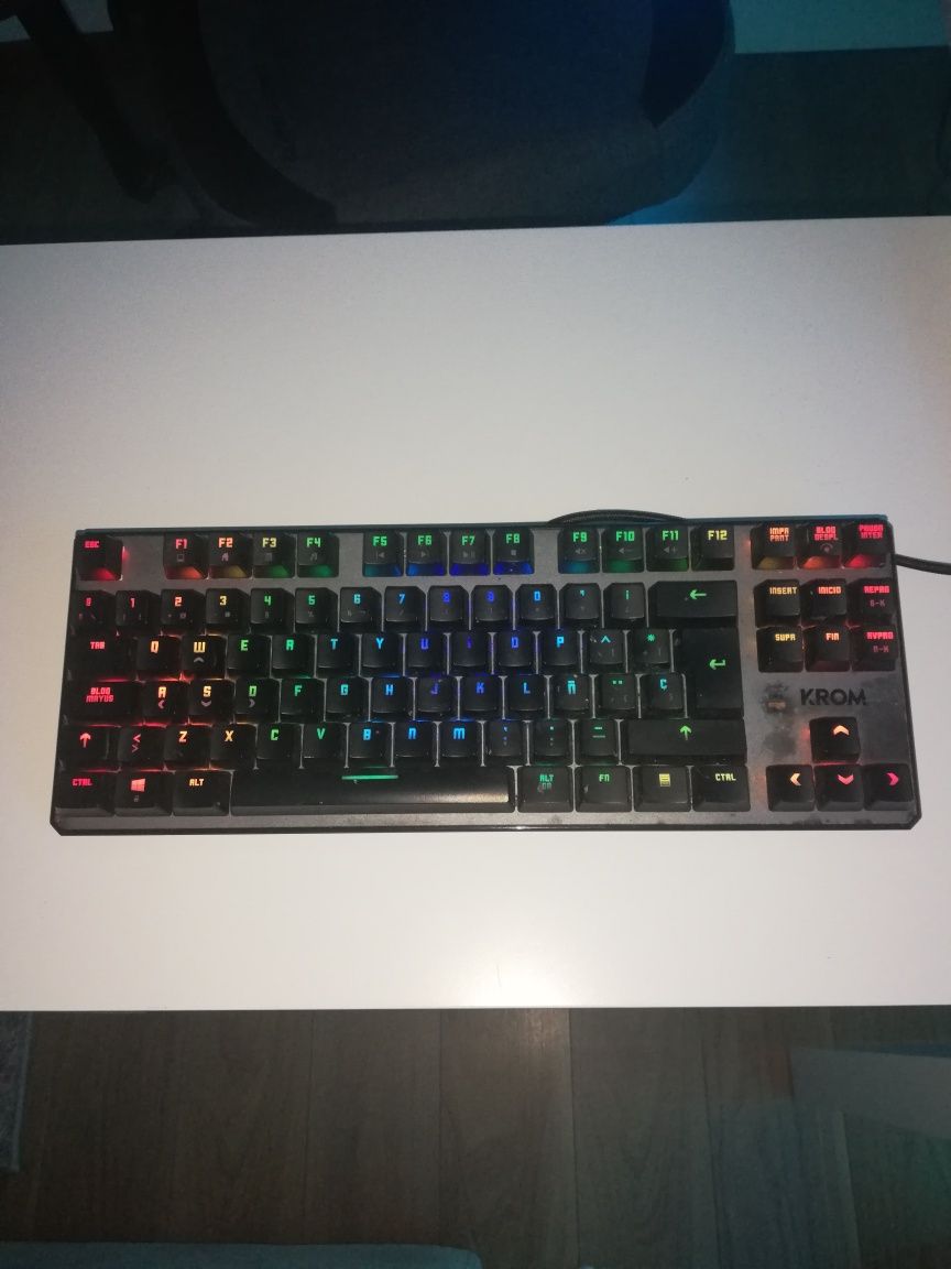 Teclado Krom Kernel TKL