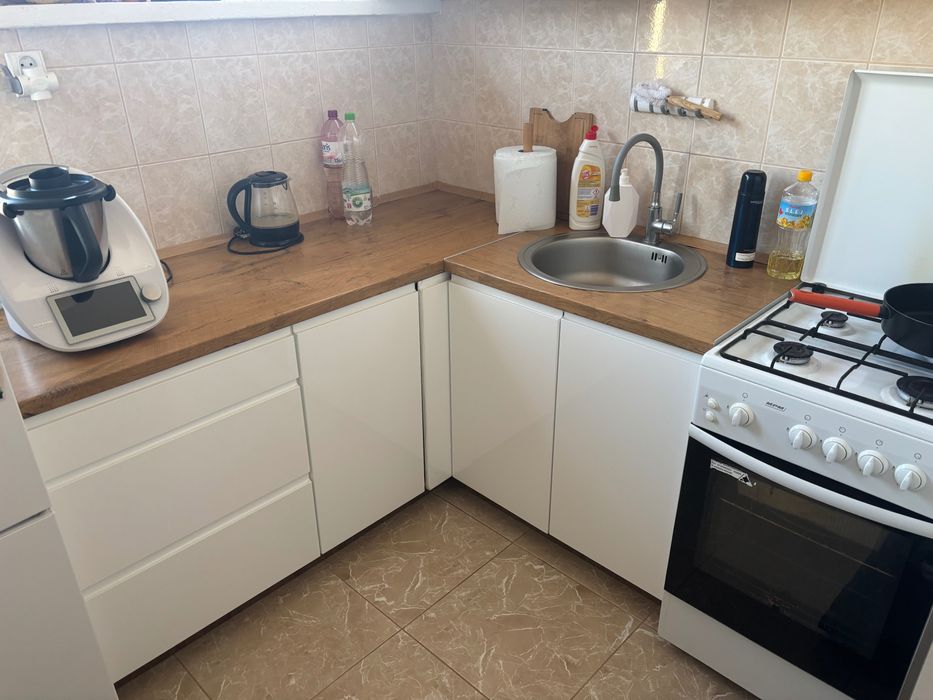 Szafki kuchenne stojące i wiszące