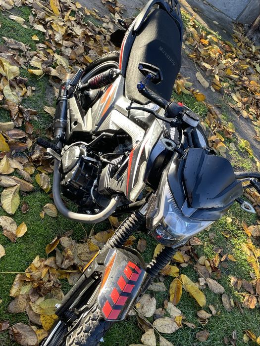 Продам мустанг 200