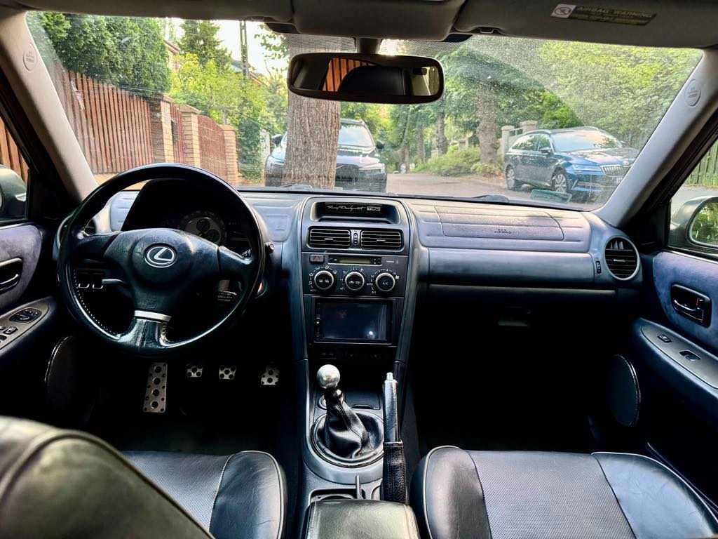 Lexus IS 300 Manual