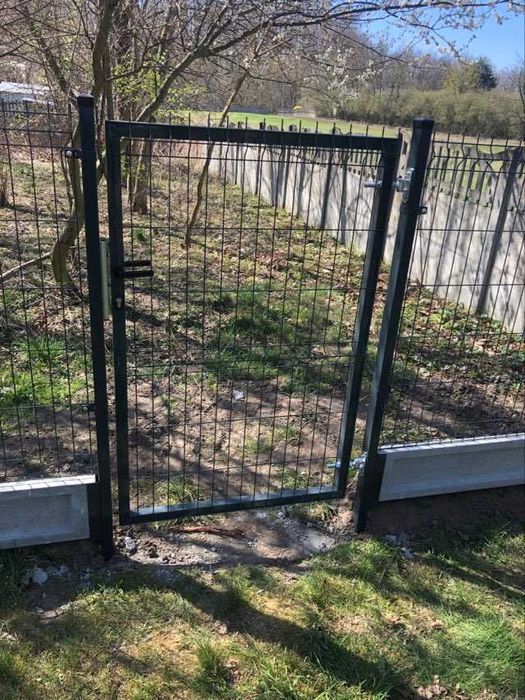 Sprzedaż i montaż siatki panelowej 3D