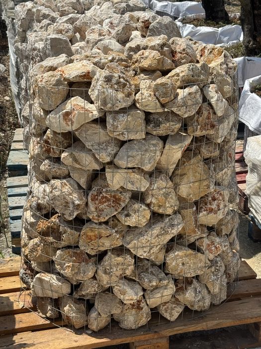 Pedra decorativa cesto