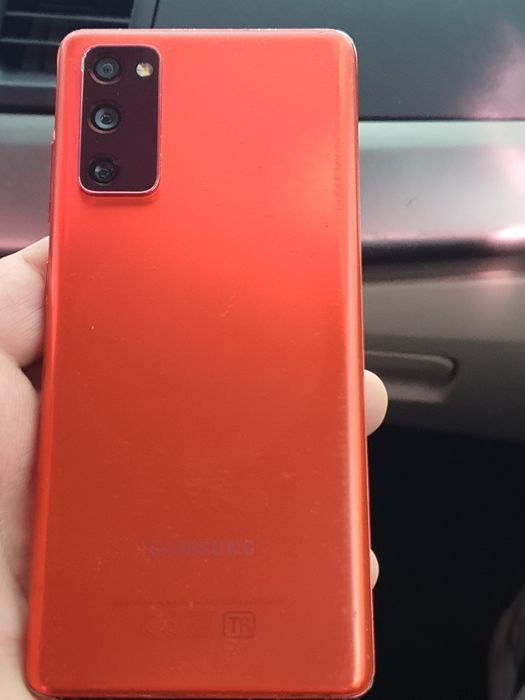 Samsung s20fe,6/128g официальный