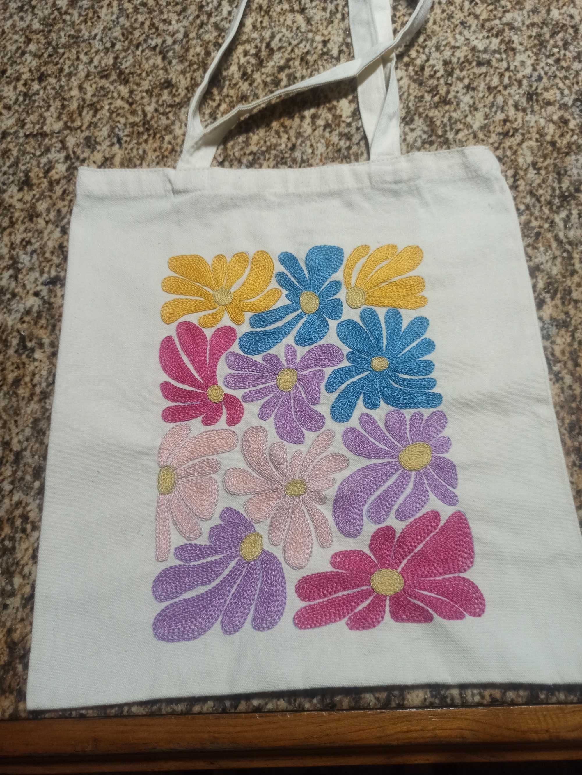 Bordado á mão personalizado