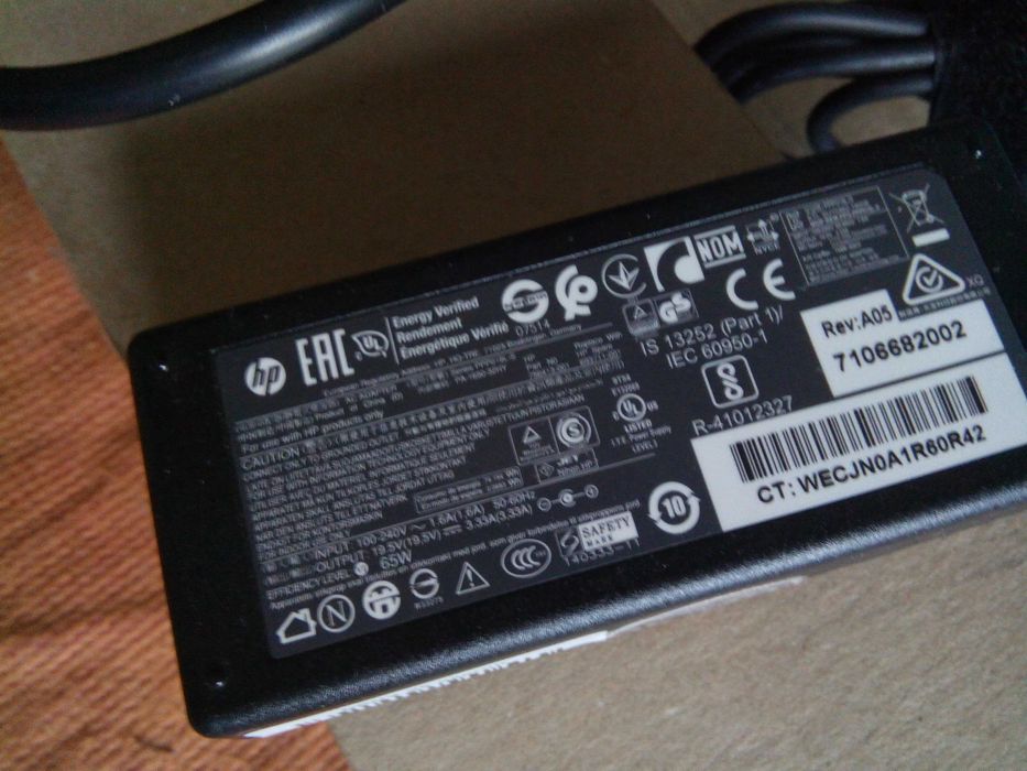 блок зарядки HP- Dell 65W\ 7.4 x 5.0mm\19.5v отл. сост.