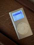 Продам iPod Mini 4 Gb рабочий.