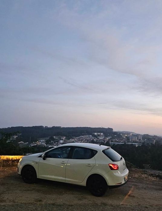 Seat Ibiza 1.2TDI em ótimo estado
