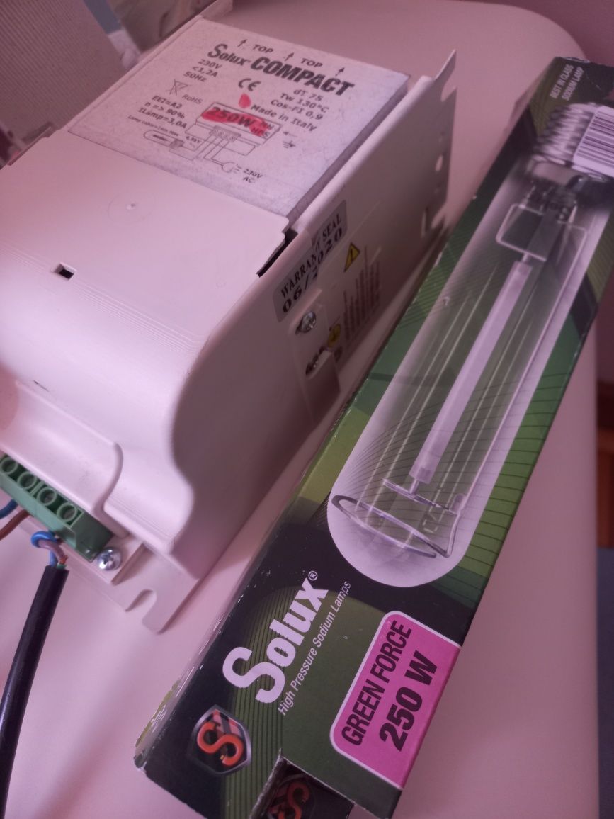 Iluminação Horticultura Solux Compact 250W – Cultivo Indoor / Estufa /