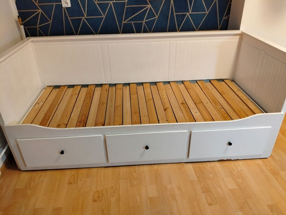 Białe Duże Rozkładane Łóżko Hemnes z szufladami