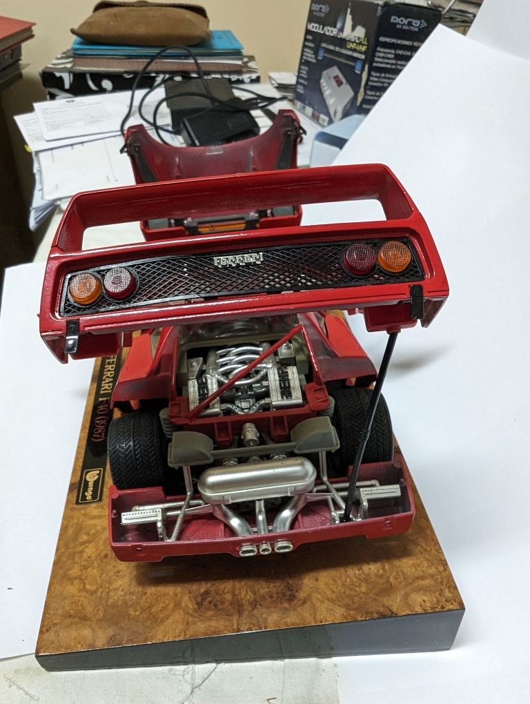 Miniatura Ferrari F40