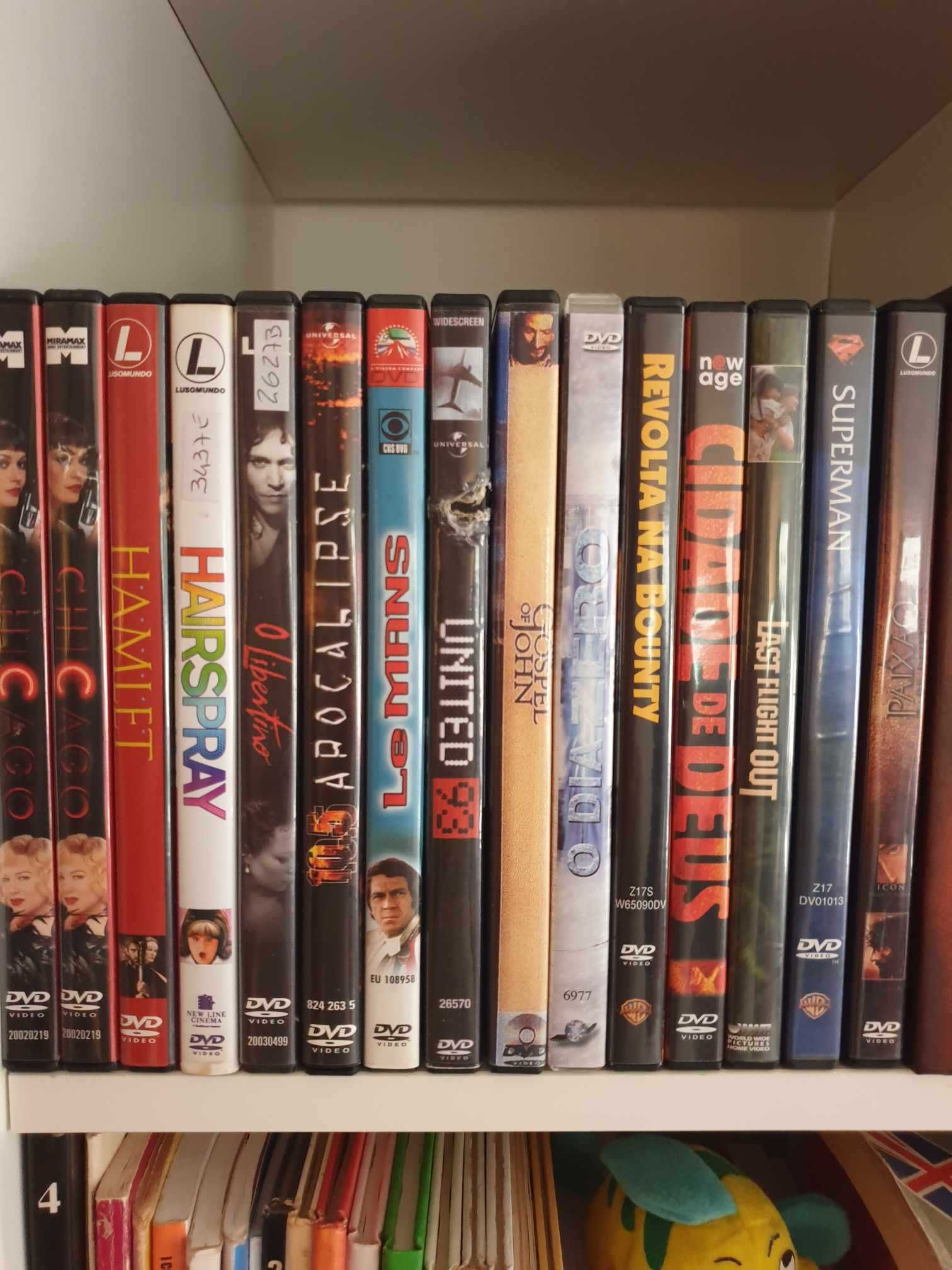 Conjunto de 69 DVDs