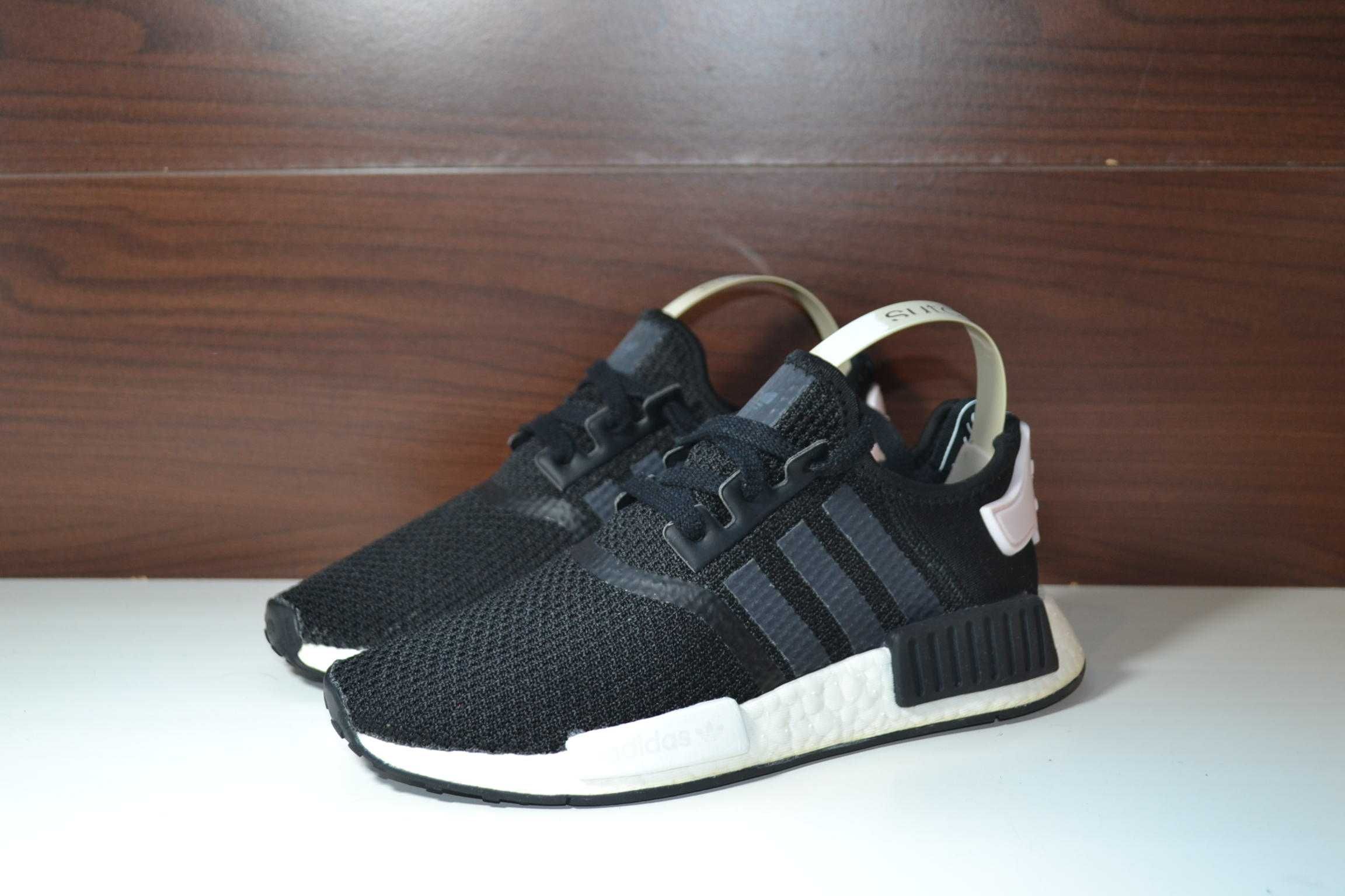 adidas nmd r1 кроссовки 37р  оригинал