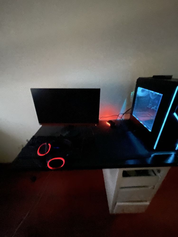 Setup gamer/ torre/ monitor/teclado/rato/fones