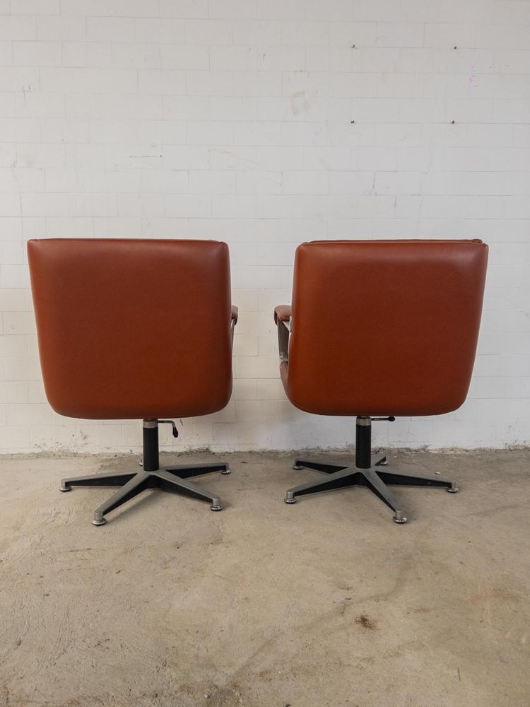 Par de poltronas vintage de grande qualidade.