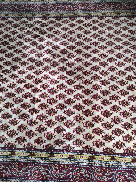 Tapete vermelho sala ou quarto