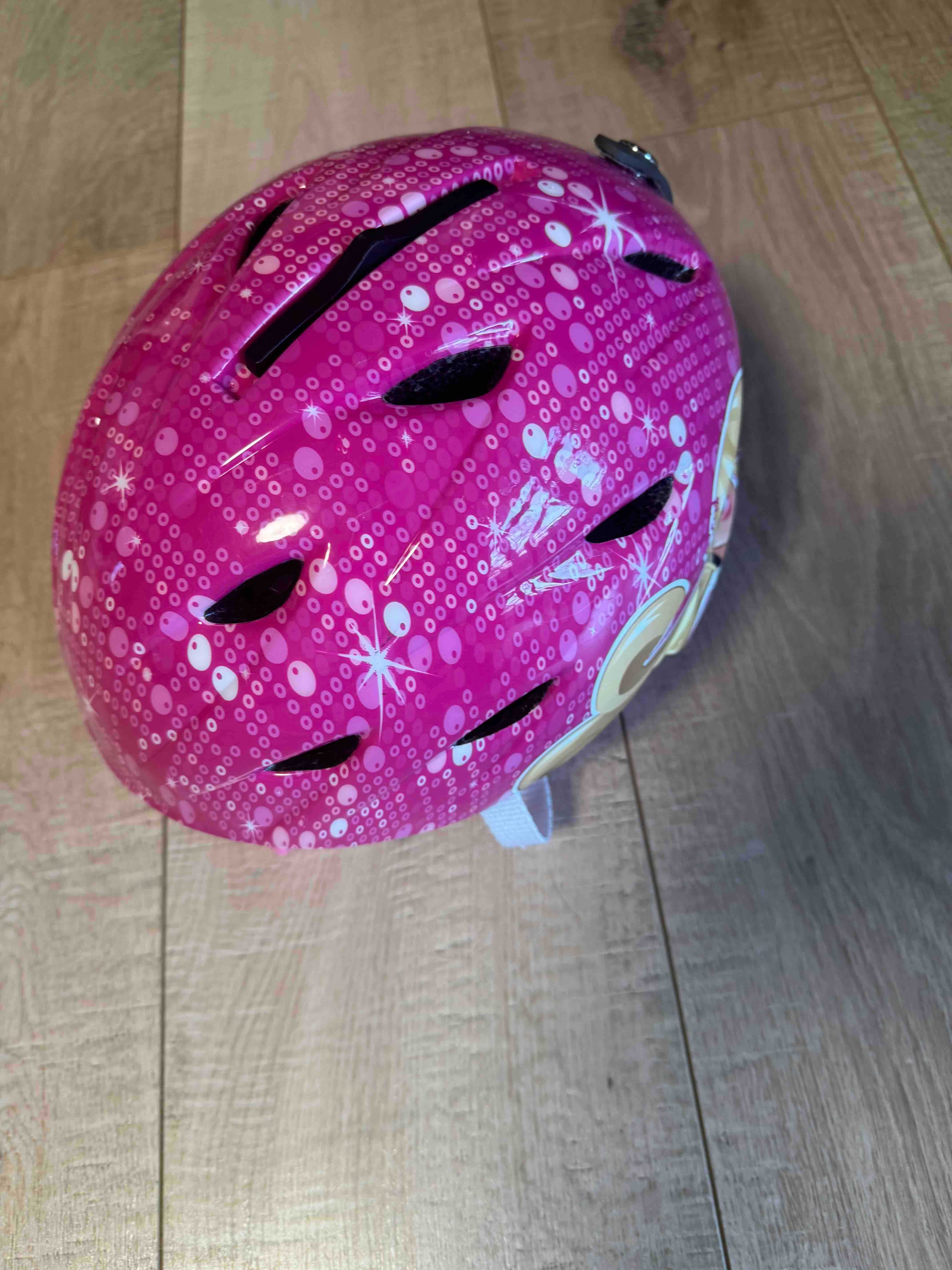 Kask narciarski dla dziecka z Barbie. Różowy!