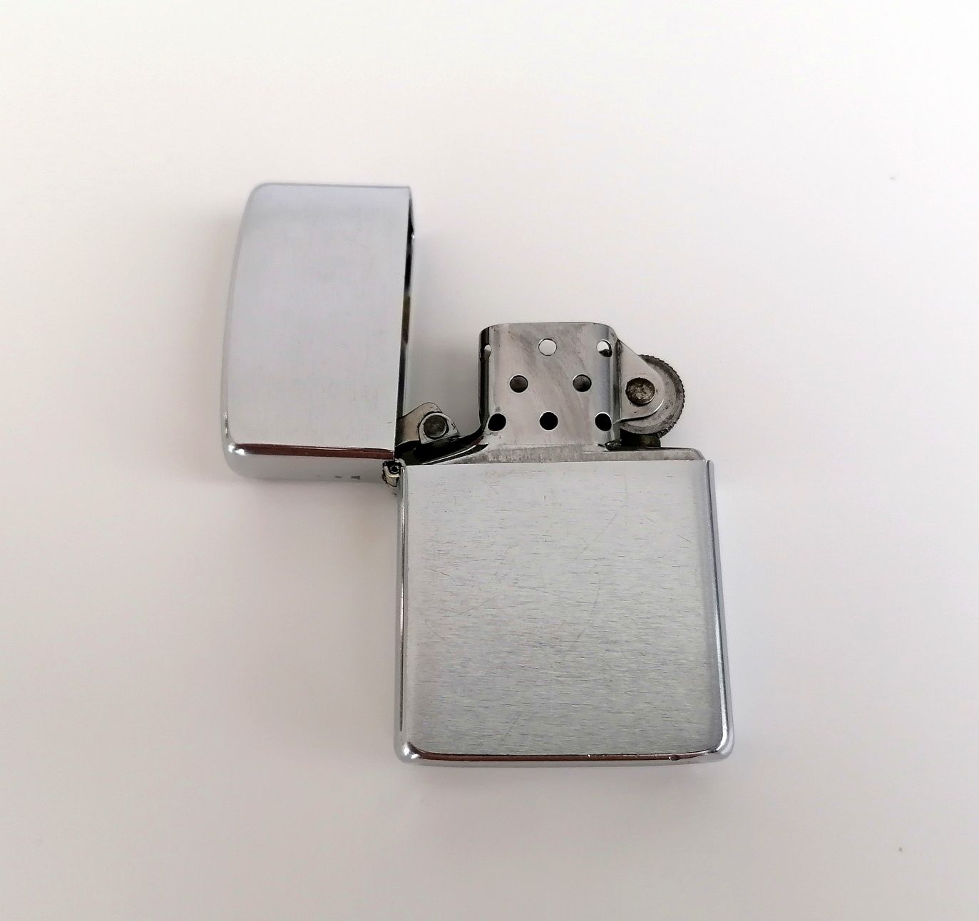 Zippo Brushed Chrome z 1985 roku