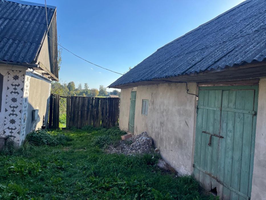 Продається  будинок  та ділянка