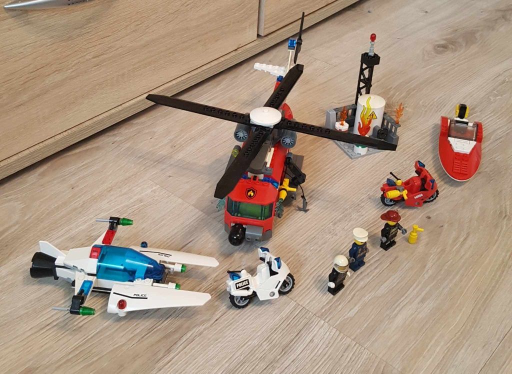 Lego 60010 City helikopter straż

Sprzedam cały zestaw klocków lego wi