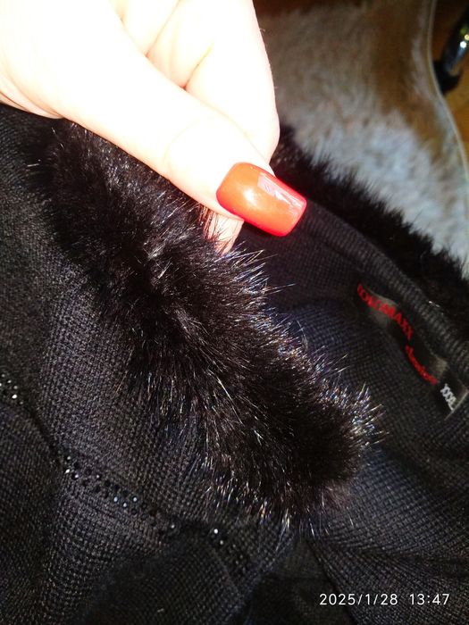 И кофта и полупальто