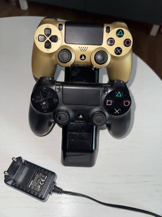 2 pady PS4 + ładowarka-stojak