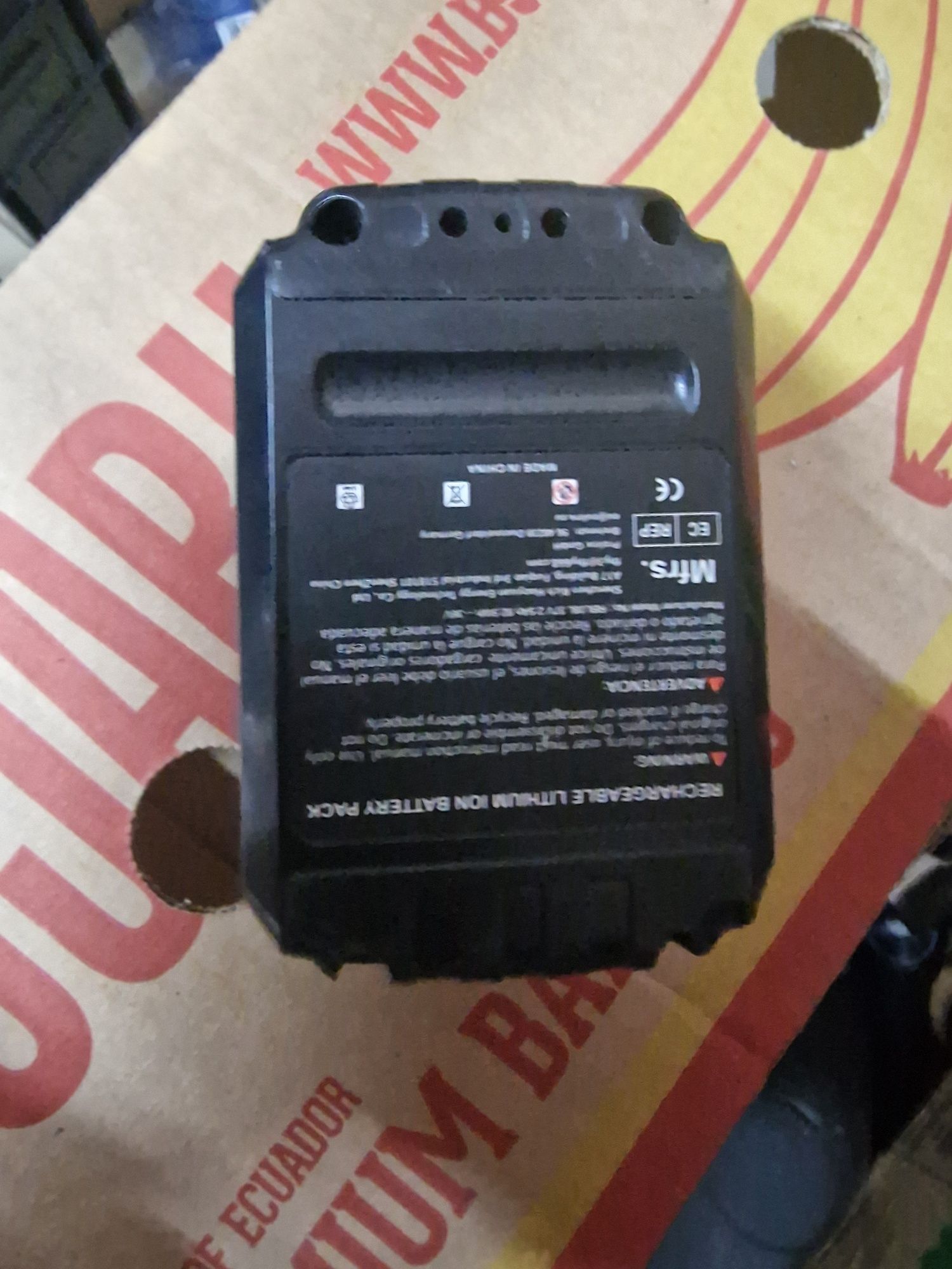 Akumulator black & decker 36 v  że wskaźnikiem