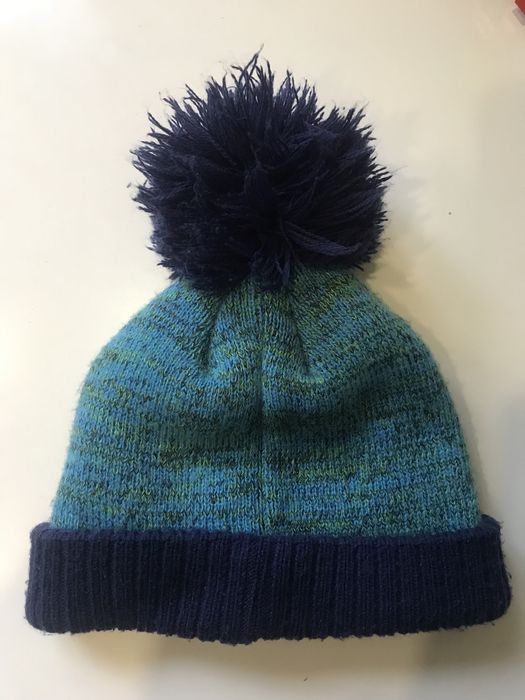 Шапка вязаная с бубоном