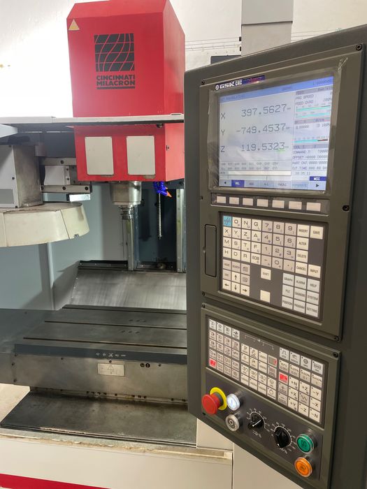 Centro de maquinação Cincinnati Arrow 750