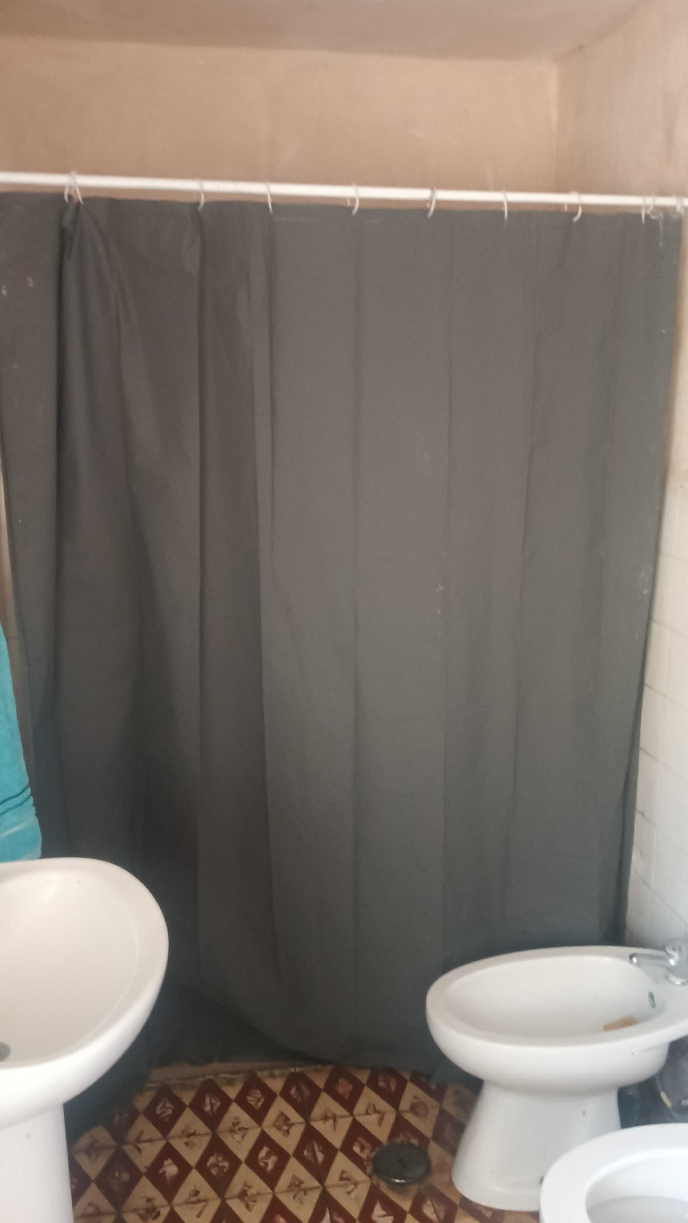 Casa tradicional com terreno com diversas árvores de fruto em S