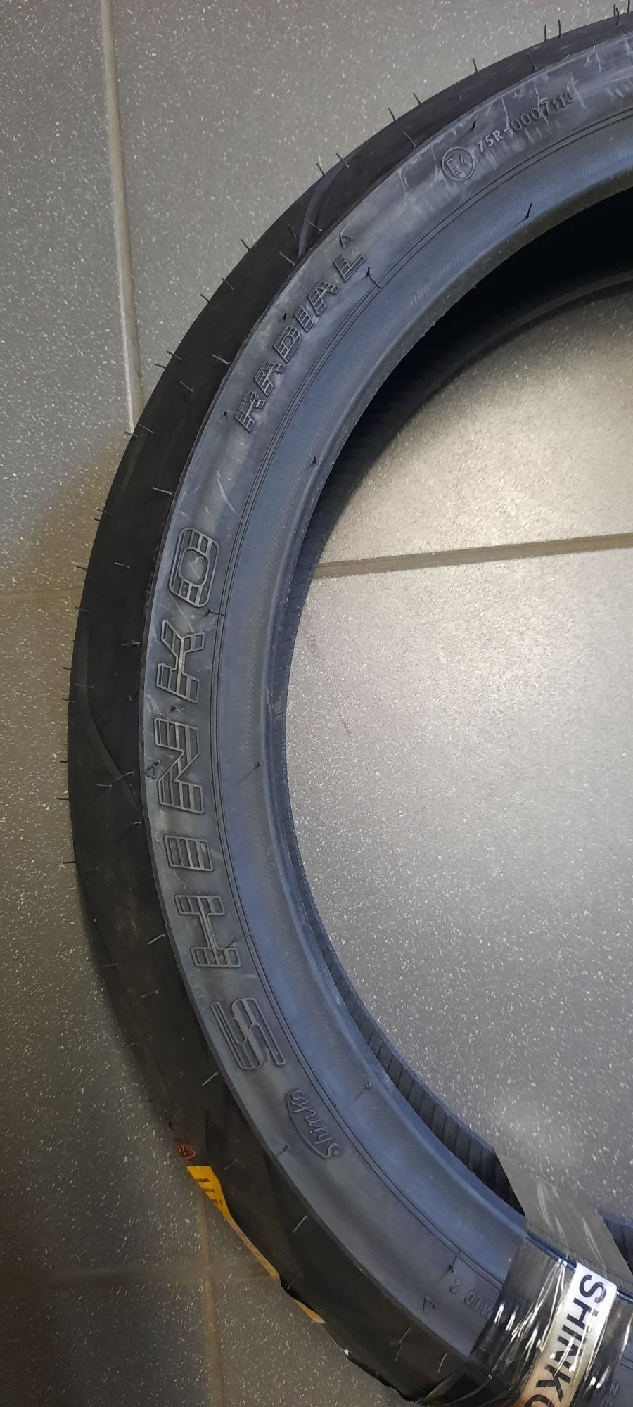 Шина мото 120/70R17 SHINKO новая