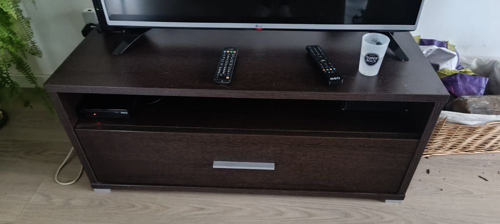 Móvel televisão e estantes