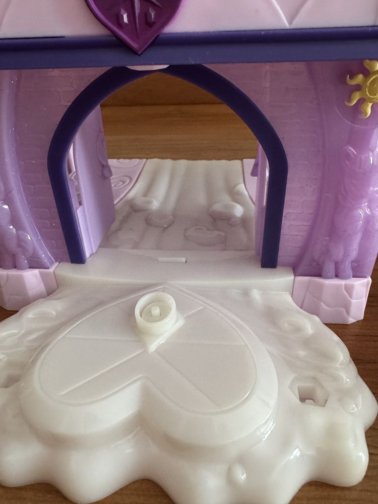 Castelo Canterlot – My Little Pony com figuras e acessórios