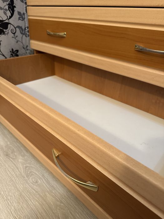 Комод для особистих речей