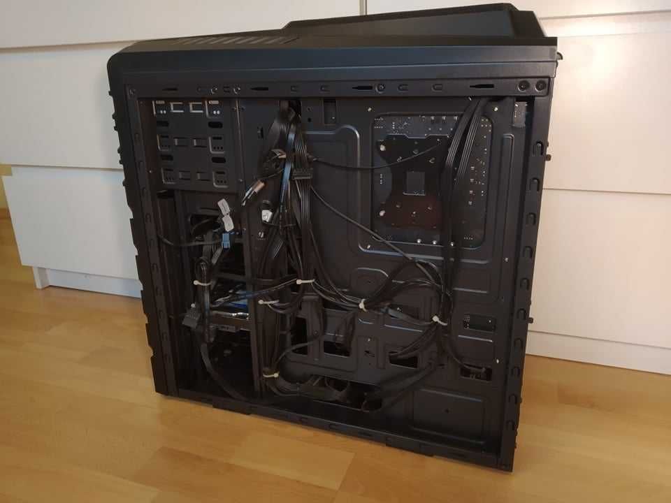 Komputer stacjonarny [i7-4790K, 16GB ram, GeForce GTX 970 4GB, Win.10]