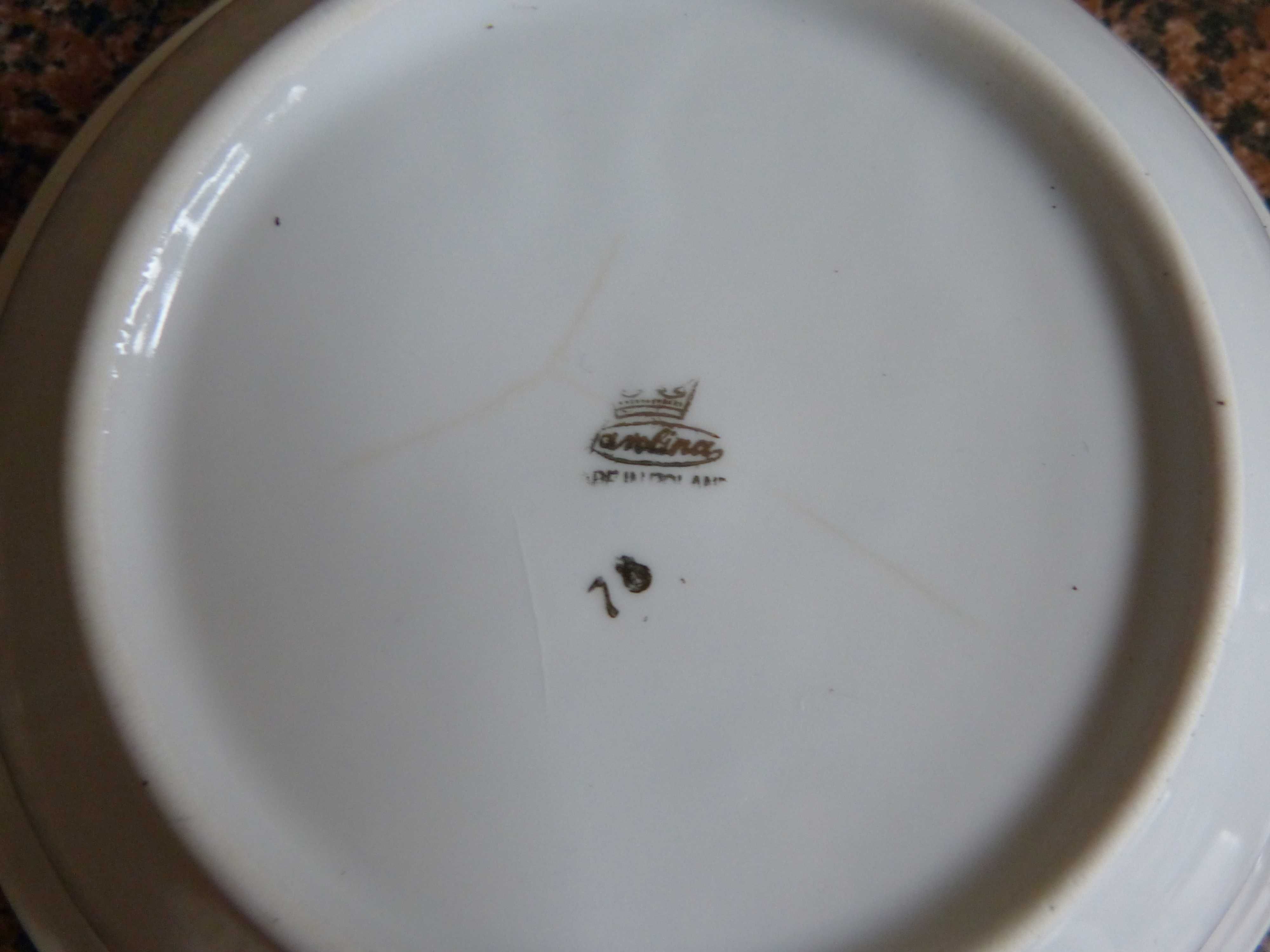 Miska z sygnaturą porcelany Karolina
