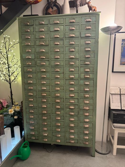Móvel Vintage 108 Gavetas – Proveniente Farmacia Indonesia