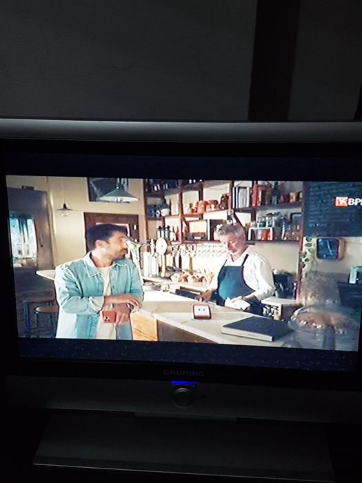 Televisão grundig 1v ou 220v