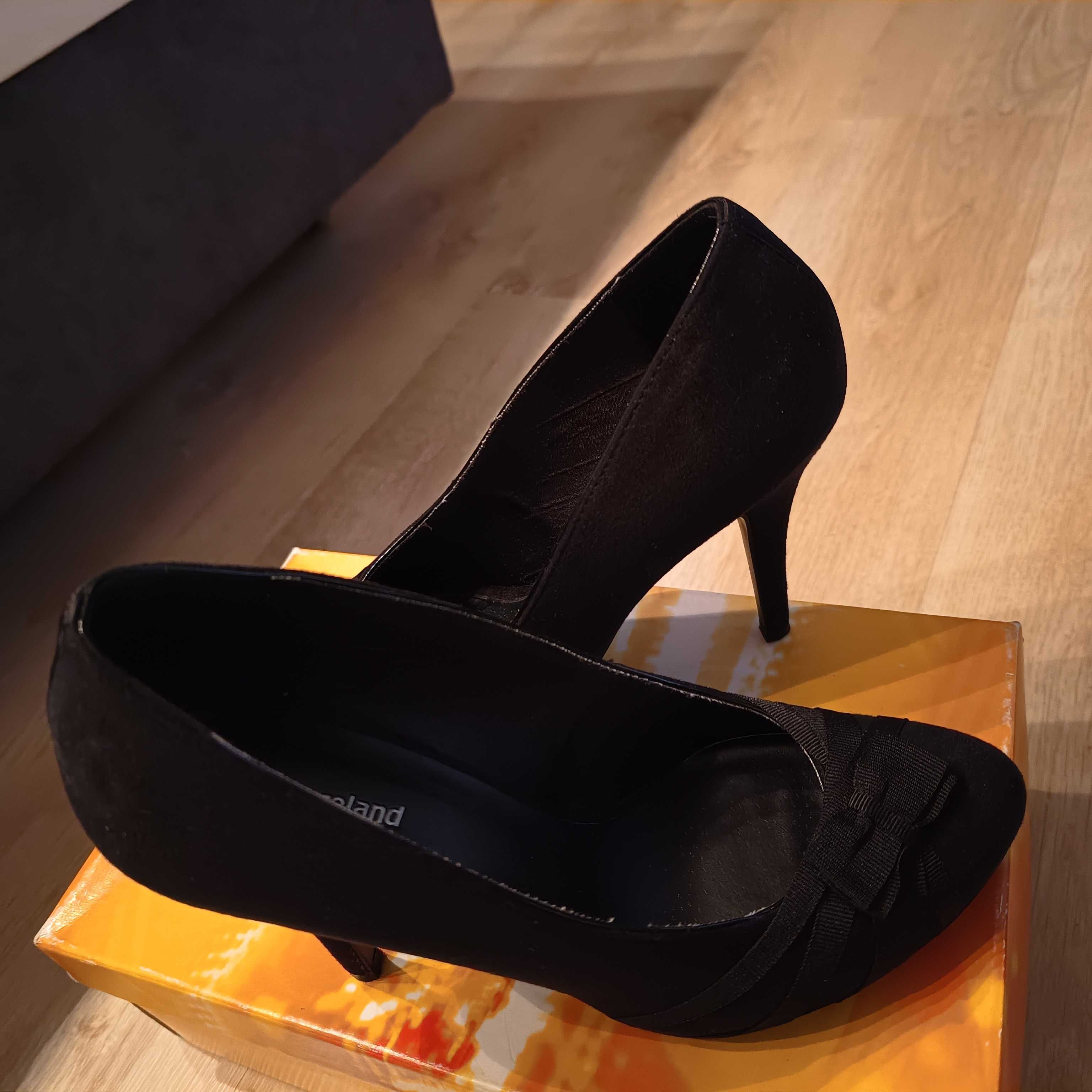 Czółenka,szpilki eleganckie ,idealne na wiele okazji- rozmiar 40.