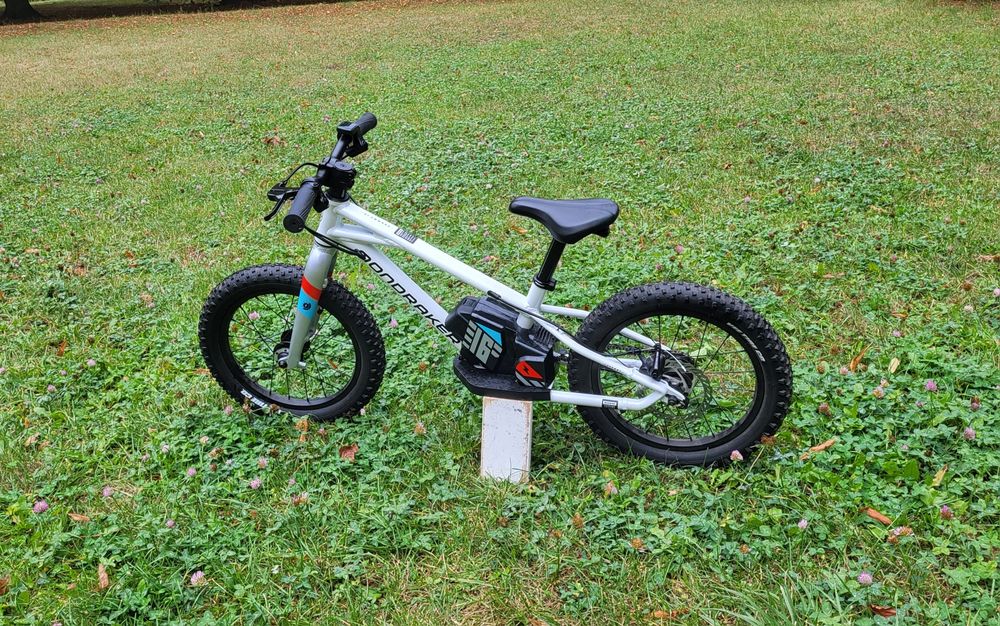 Elektryczny motorek Mondraker Grommy 16  8,5 kg - jak nowy! Dla dzieci
