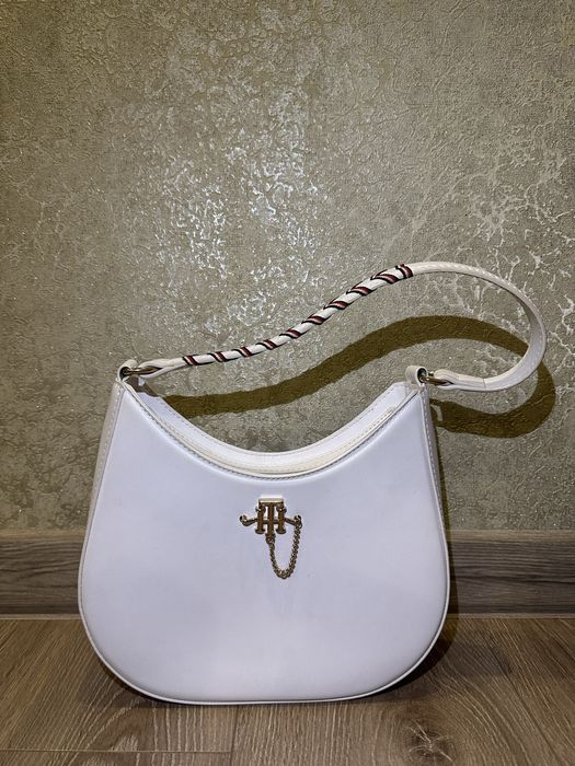 Біла сумка Tommy Hilfiger