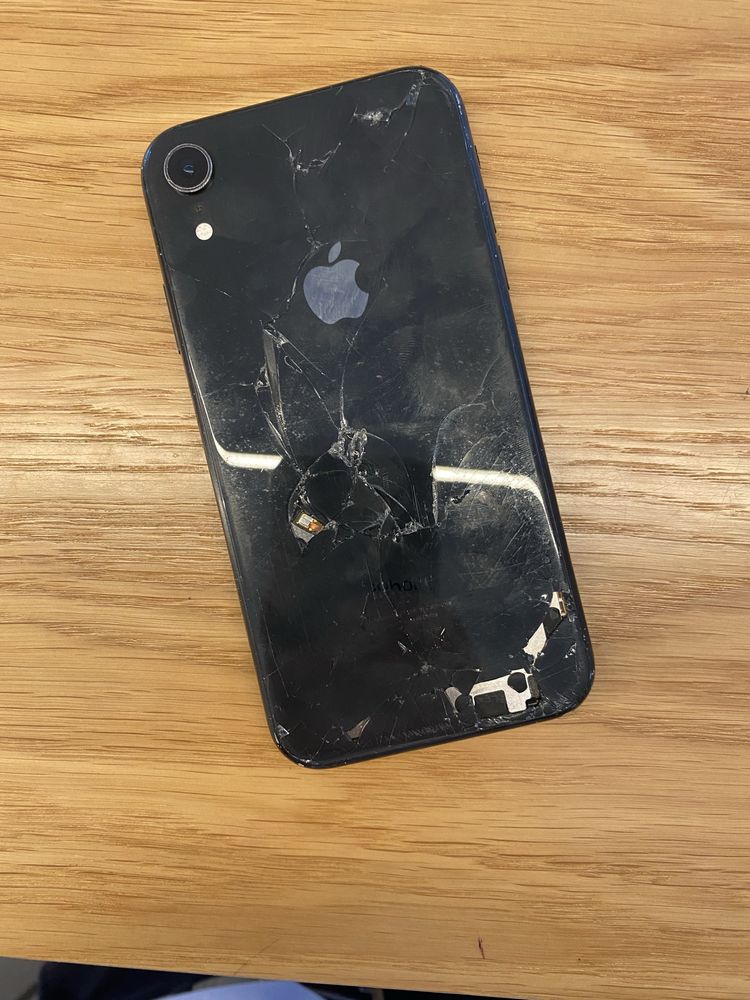 Iphone XR 128gb com vidro traseiro partido