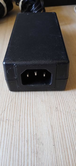 ZASILACZ VeriFone 12V 2A 24W wtyk 5,5x2,1 mm