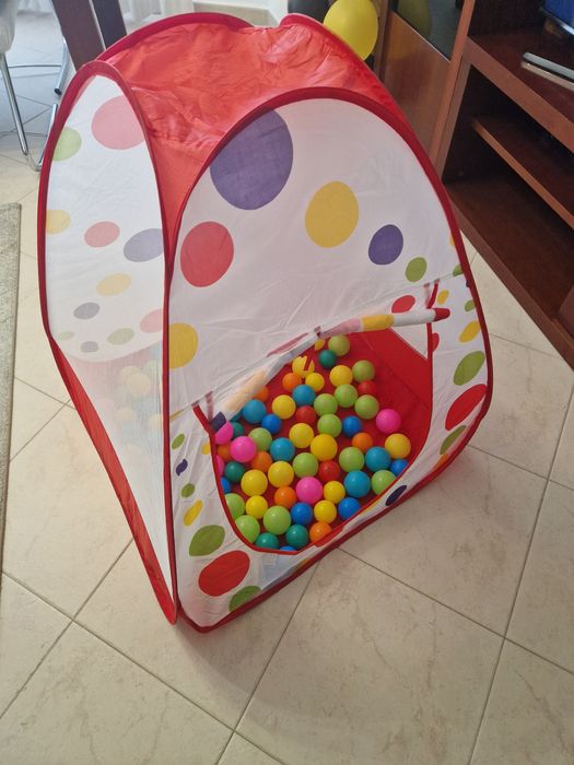 Tenda brincar com bolas