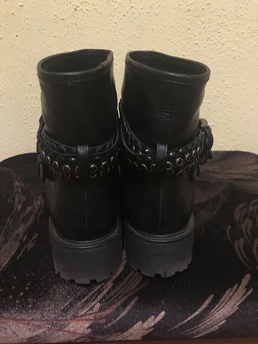 Женские ботинки