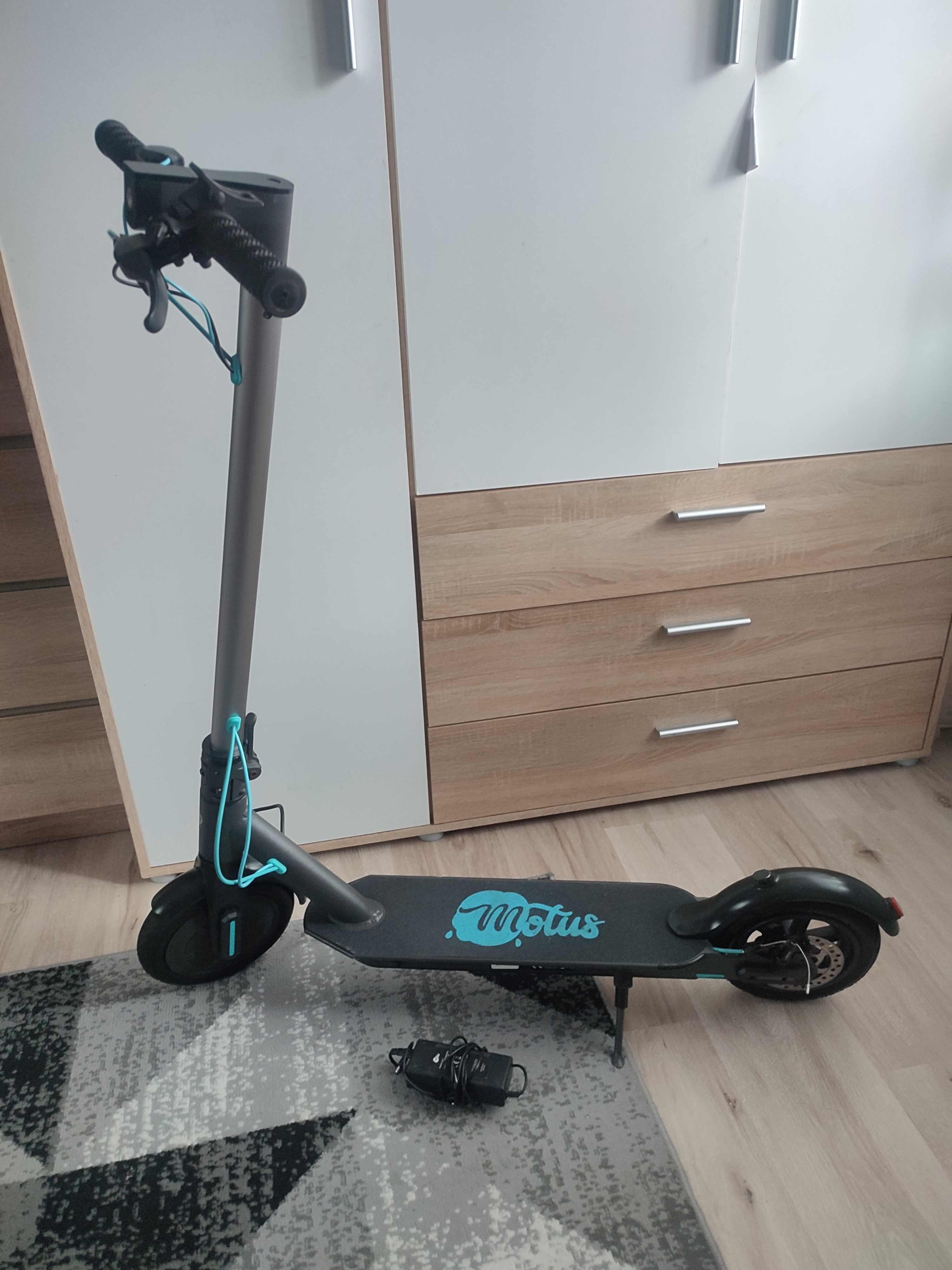 Hulajnoga elektrycza Motus Scooty 8.5 350W Bateria 7.8Ah 25km OKAZJA